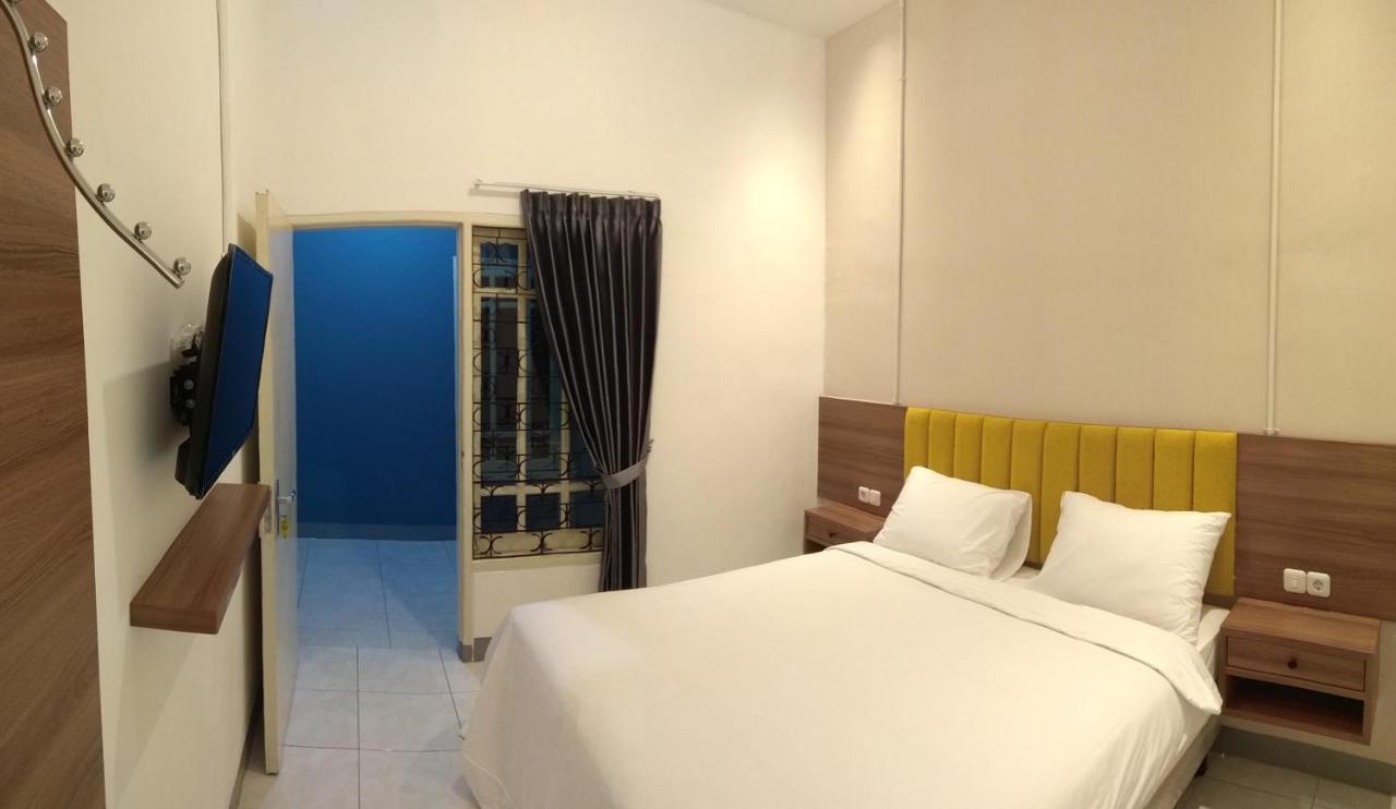 Kokonut Guesthouse スラバヤ エクステリア 写真